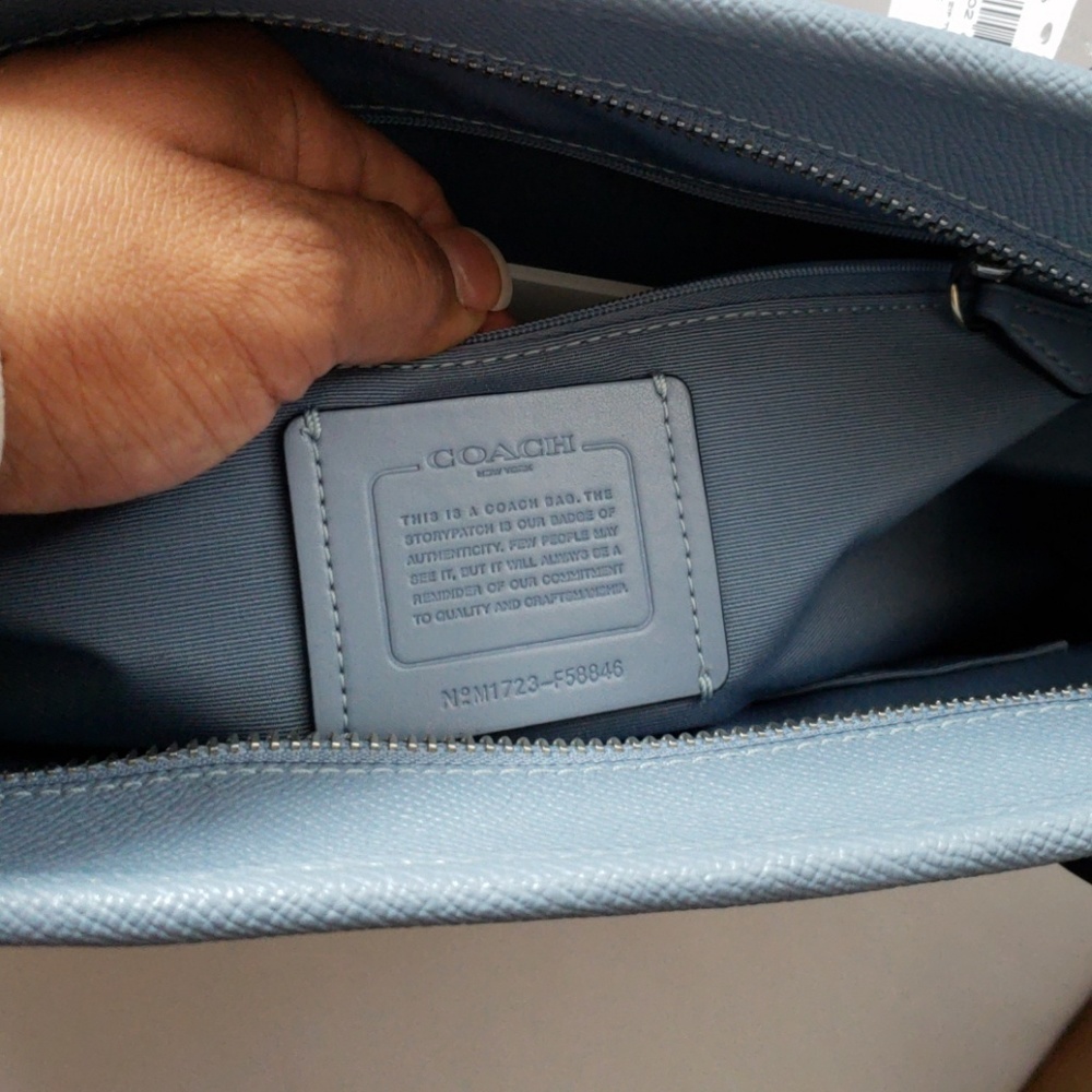 NWT AUTHENTIC COACH CRSGR CITY ZIP TOT BAG - Picture 5 of 6
